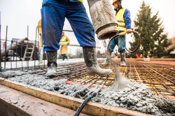 Best Concrete Sidewalk Installation  in Dixon Lane Meadow Creek, CA